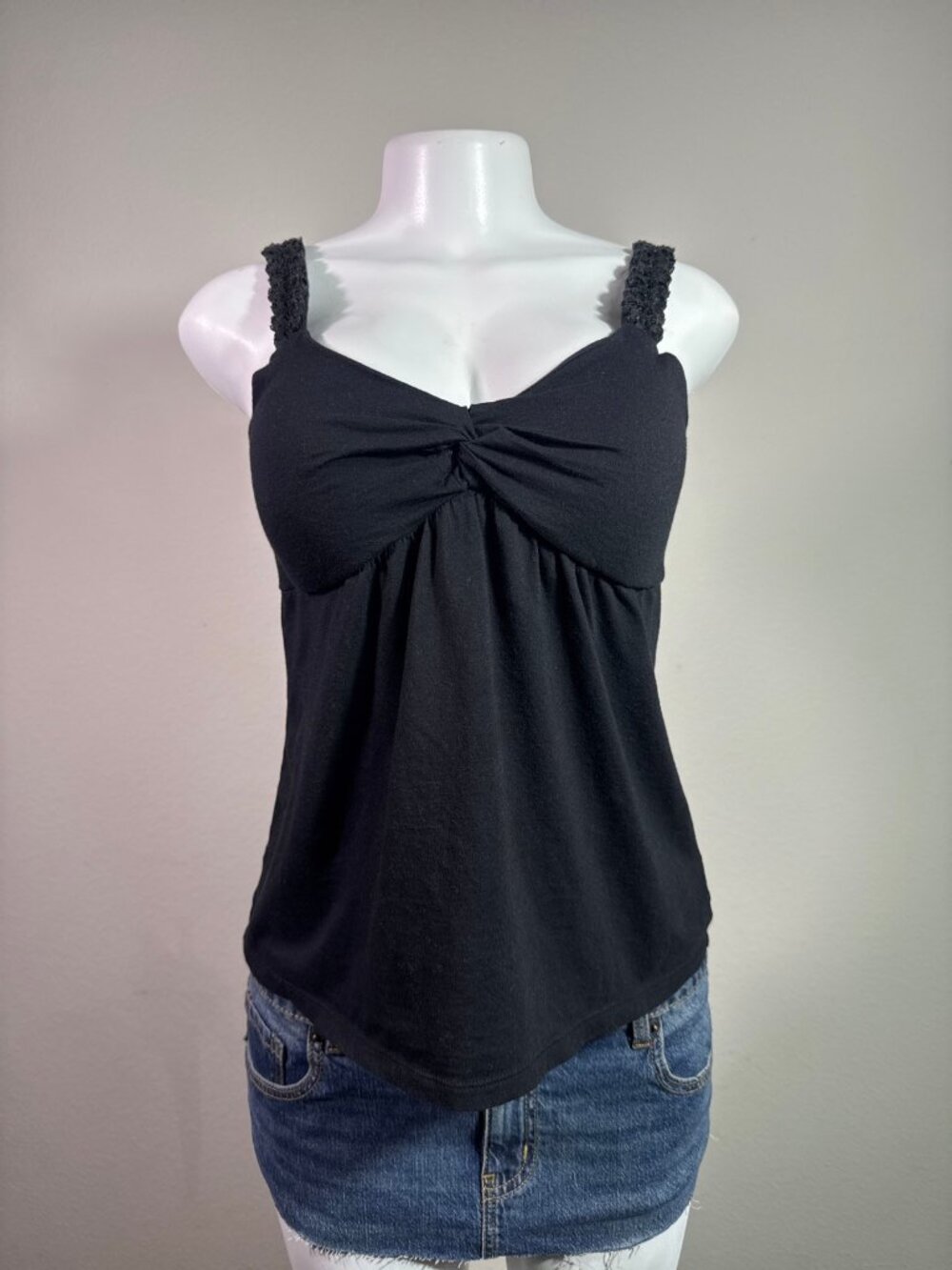 Elle black cami crochet straps – Women's Used Clothing
